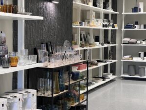 Ásbjörn Ólafs flytur í glæsilegt húsnæði og blæs til umfangsmikillar lagersölu