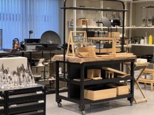 Ásbjörn Ólafs flytur í glæsilegt húsnæði og blæs til umfangsmikillar lagersölu