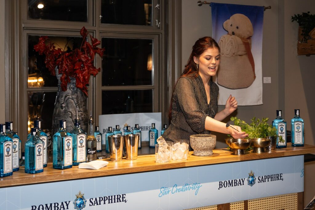 Freyja Þórisdóttir stóð uppi sem sigurvegari í keppninni um Bláa Safírinn