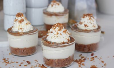 Einföld og fljótleg karamellu ostakaka í glasi