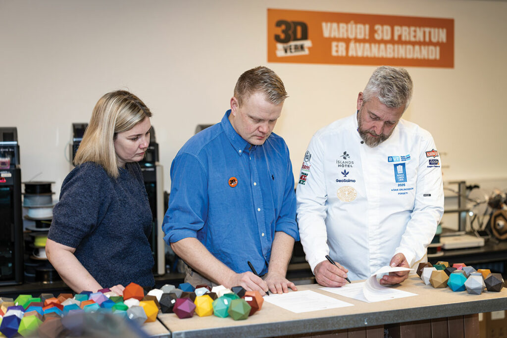 KM, Kokkalandsliðið og 3D Verk skrifa undir nýjan samstarfssamning