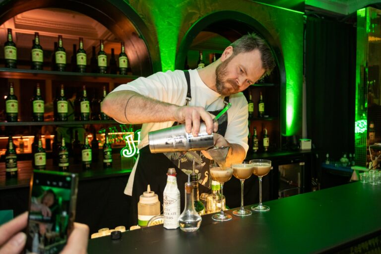 Heimir Morthens bar sigur úr býtum í fyrra með kokteilinn Irishman.