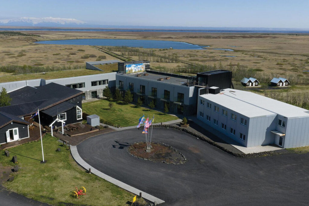 Cabin kaupir Hótel Laki við Kirkjubæjarklaustur