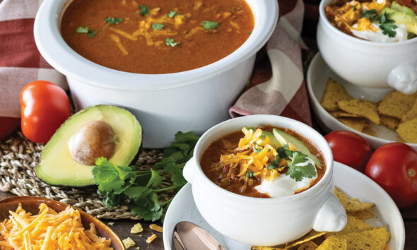 Bragðmikil taco súpa með cheddar og sýrðum rjóma