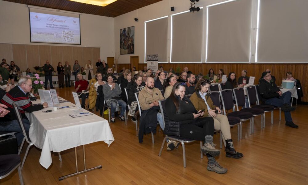 „Ómetanlegt að vita hvaðan maturinn kemur“ sagði Dóra. Um 100 manns á stefnumóti á Flúðum - Myndir