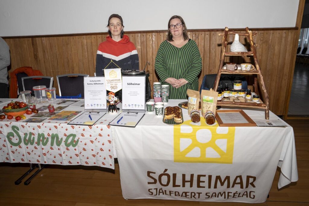 „Ómetanlegt að vita hvaðan maturinn kemur“ sagði Dóra. Um 100 manns á stefnumóti á Flúðum - Myndir