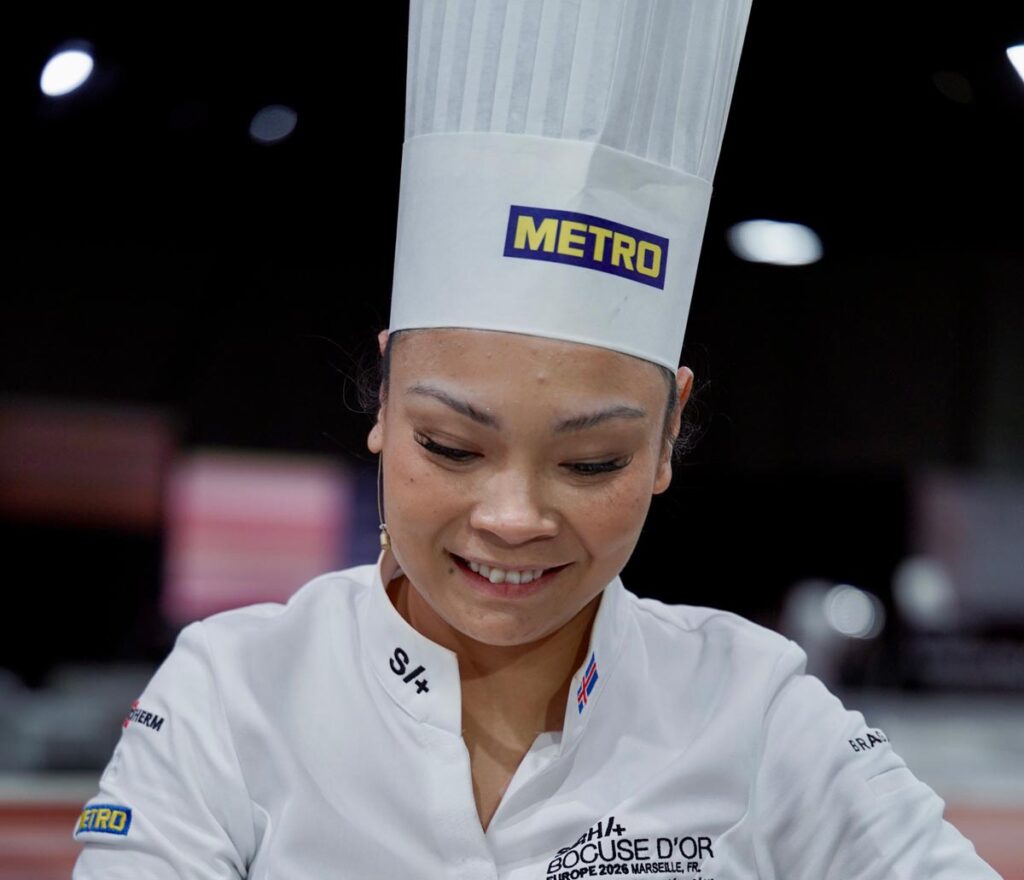 Myndasyrpa. Snædís skilar sínum fyrsta rétti til dómara - Bocuse d´Or 2026