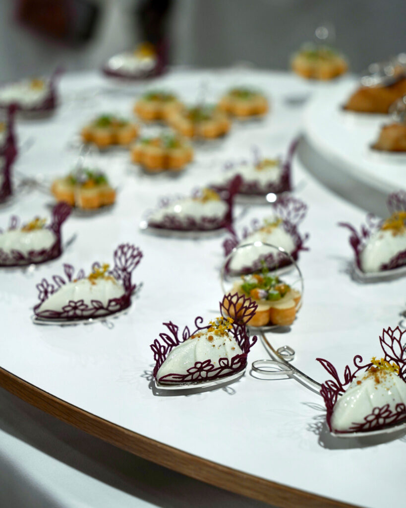 Myndasyrpa. Snædís skilar sínum fyrsta rétti til dómara - Bocuse d´Or 2026