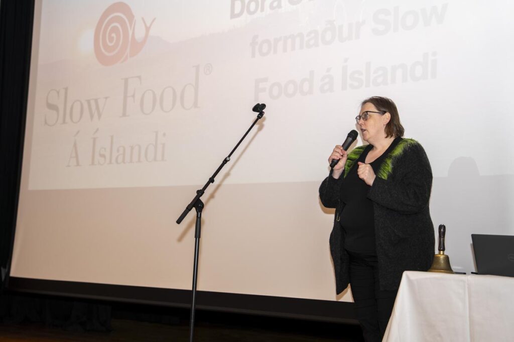 „Ómetanlegt að vita hvaðan maturinn kemur“ sagði Dóra. Um 100 manns á stefnumóti á Flúðum - Myndir