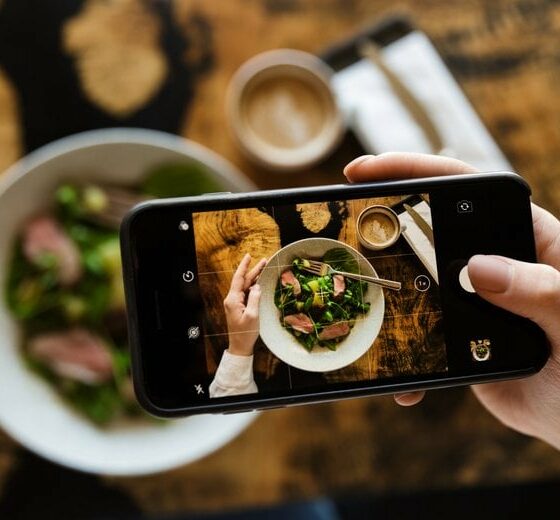 Lærðu að fanga augnablikið: Myndagerð fyrir samfélagsmiðla í veitingageiranum