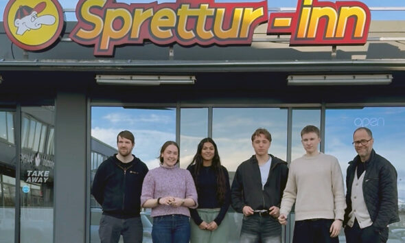 Nemendur MA hanna pizzur sem styðja gott málefni