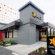 Launakostnaður og samdráttur setja Carl’s Jr. rekstur á hliðina
