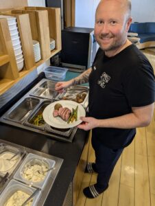 Ísak kokkur galdraði fram hátíðarmat fyrir áhöfn Björgúlfs EA 312