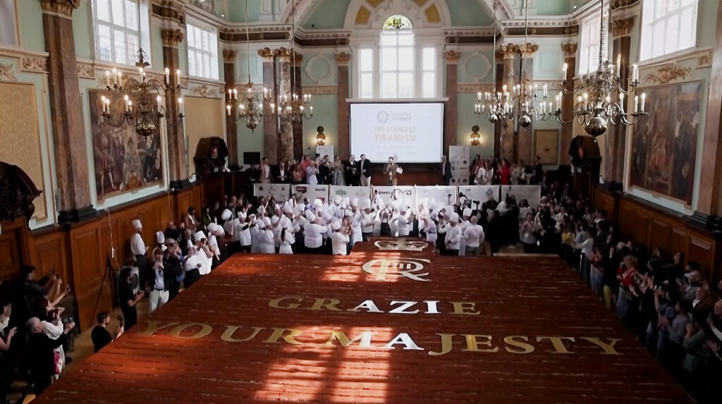 Met slegið í London: Risastór tiramisu mældist yfir 440 metrar