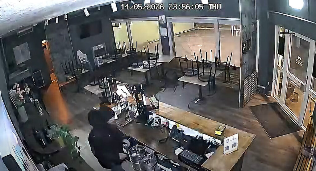Brotist inn á veitingastaðinn Glóstein. Kannast einhver við manninn sem braust inn?