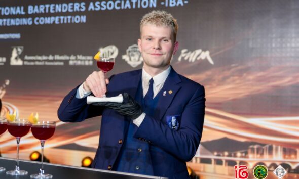 Pétur Kolka vinnur sinn flokk í Lotus Prestige Cup í Macau
