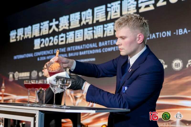 Pétur Kolka vinnur sinn flokk í Lotus Prestige Cup í Macau