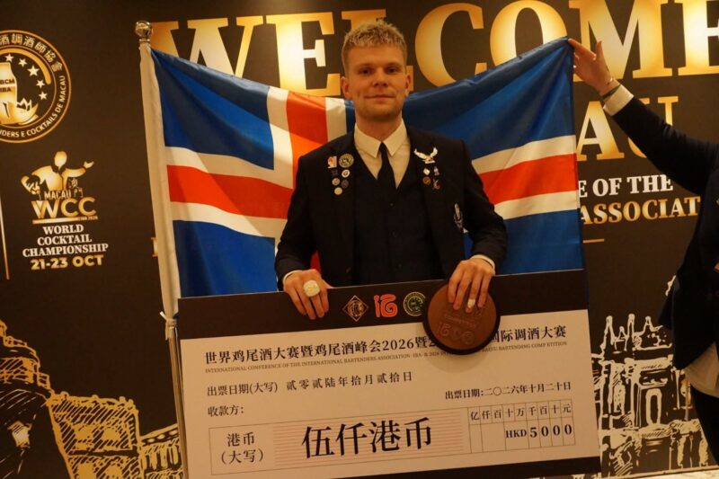 Pétur Kolka vinnur sinn flokk í Lotus Prestige Cup í Macau